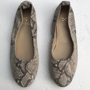 NWOB Vince Camuto Snakeskin Texture Flats, Women’s Size 11 Medium